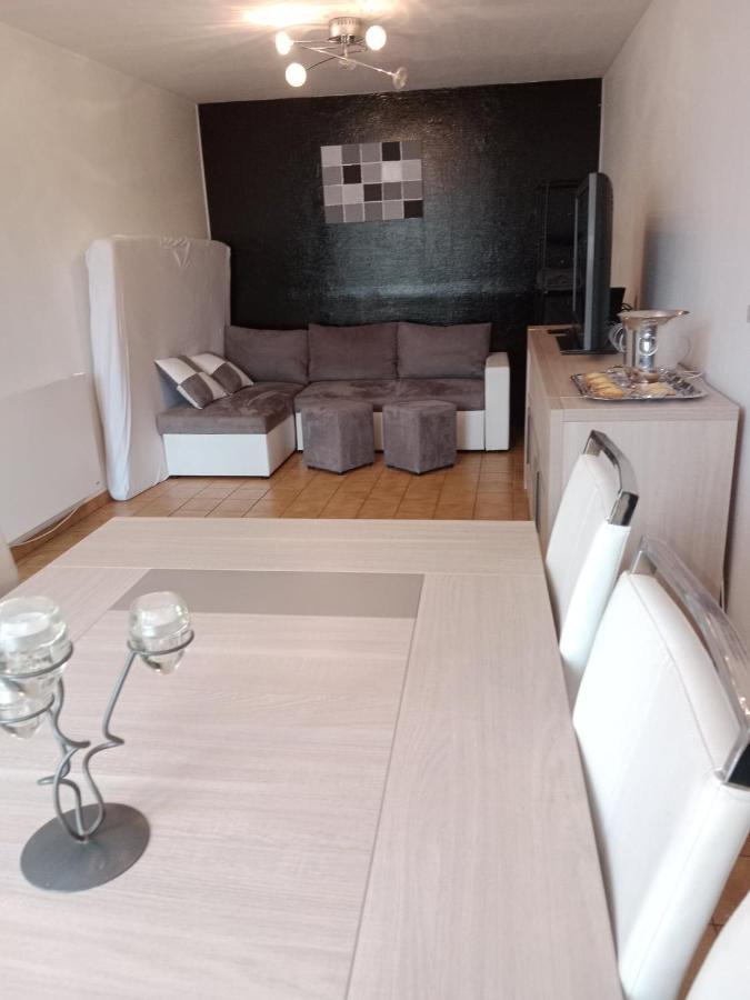 Vitre Centre Ville Bel Appartement A Decouvrir Luaran gambar